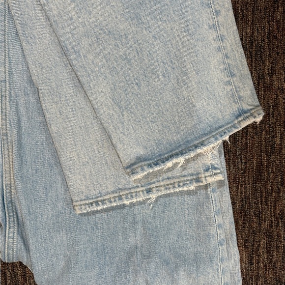 Like New Abercrombie & Fitch 90s straight ultra high rise jeans size 32 long - Picture 9 of 14